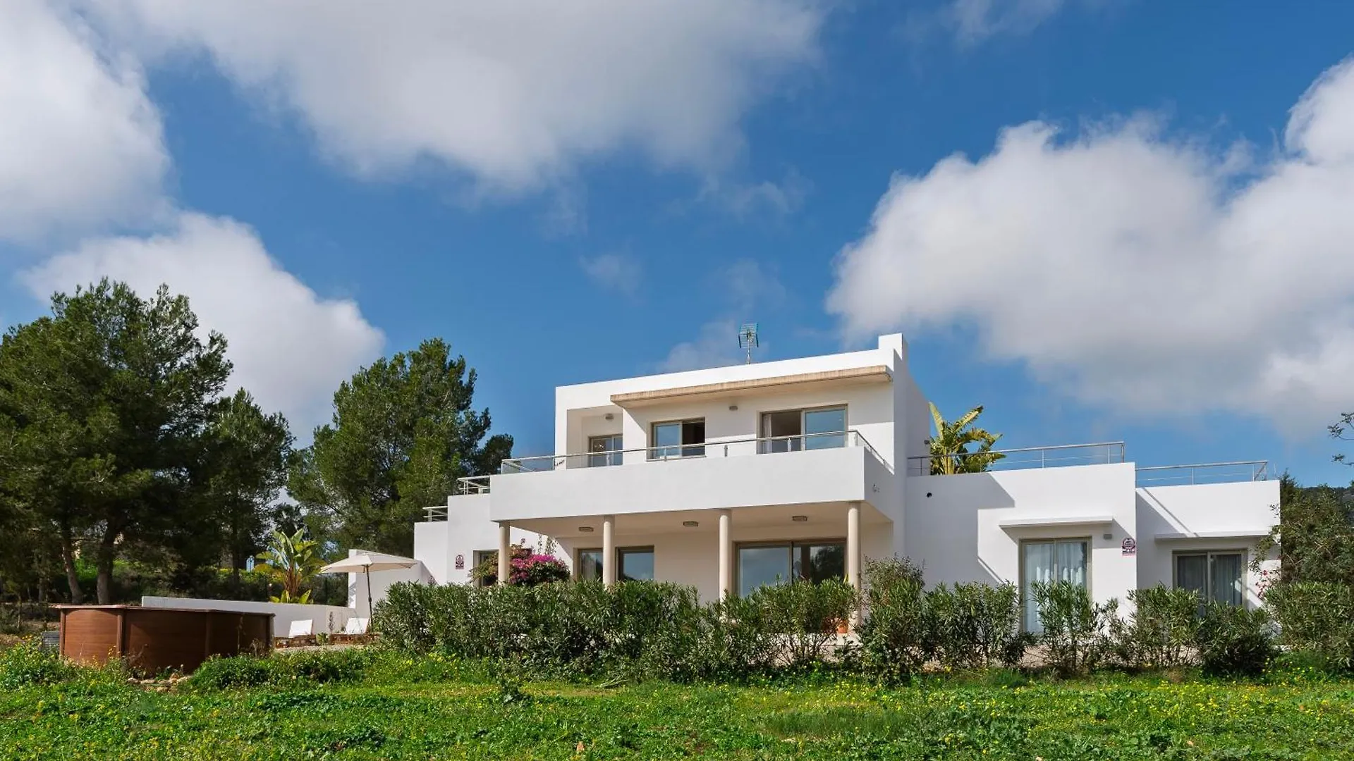 New! Villa Es Redo-Spacious & Relax San José